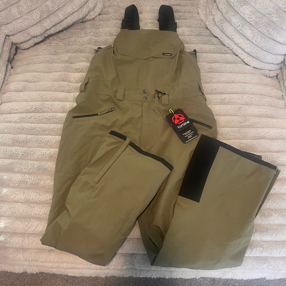 NWT Turbine Green Snow Overalls